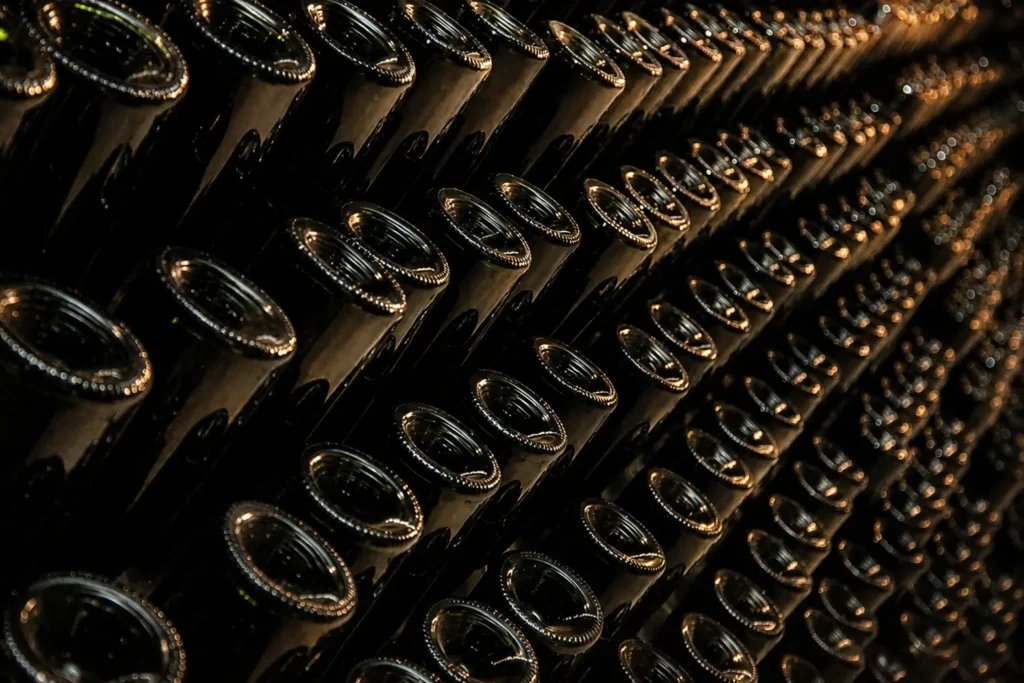 Bottiglie di Metodo Classico durante l’affinamento in cantina